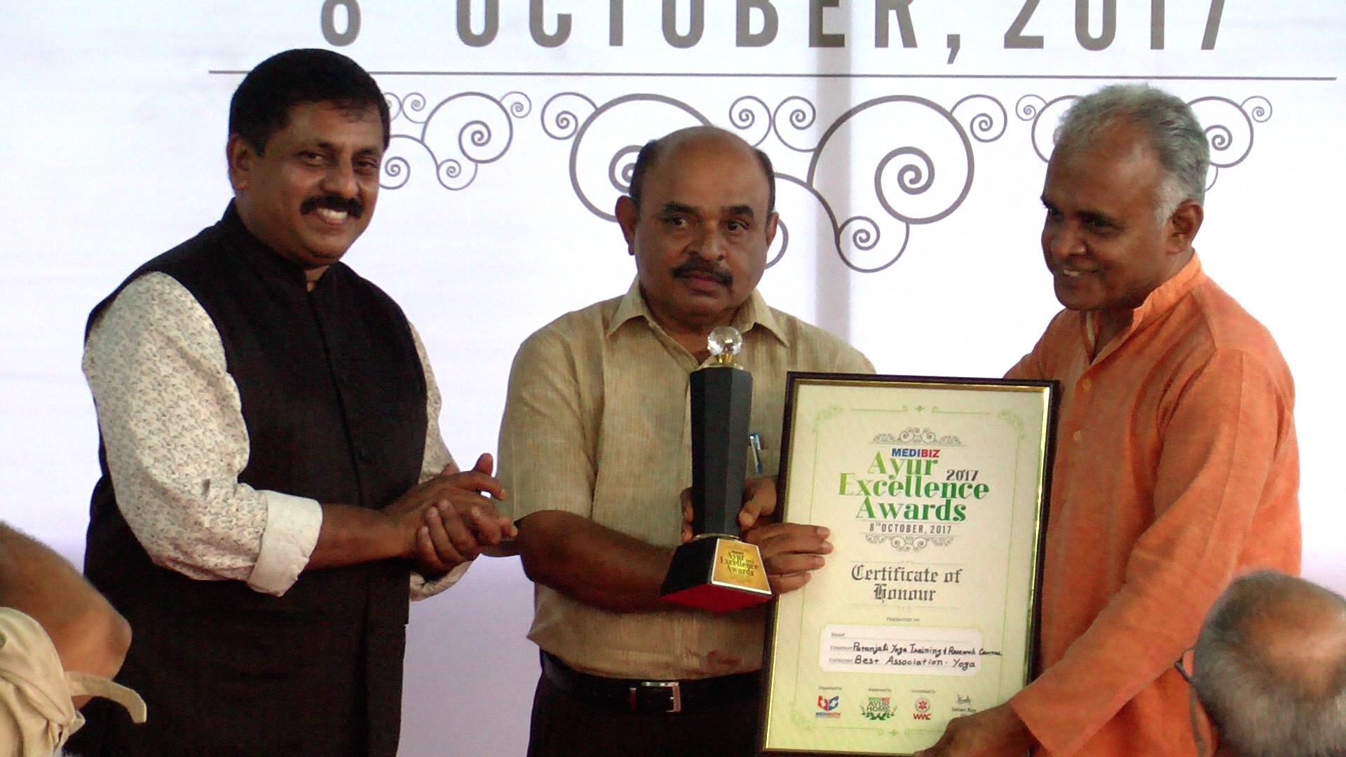 Medibiz Ayur Excellence Award -Best Association-Yoga-Patanjali Yoga Training & Research centre